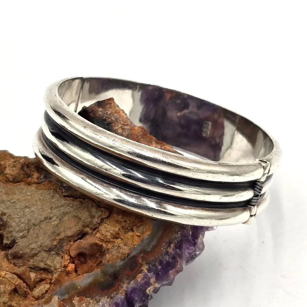 925 Sterling Silver Ribbed Hinged Clamper Bangle Bracelet Modernist Jewelry 51g - Picture 8 of 14